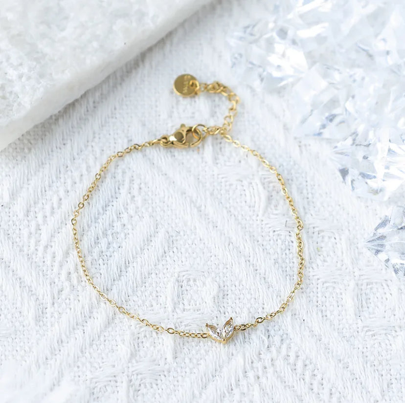 'Piece of Me' Zartes Blumenarmband