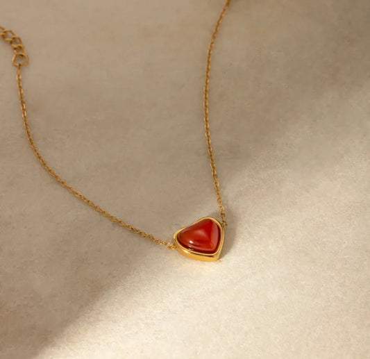 'Aura' Goldkette mit rotem Herzanhänger
