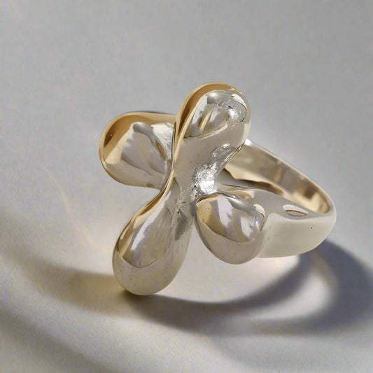 Nova Statement Ring